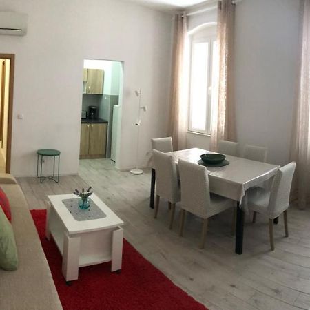 Apartman Tijana Apartment มาคาร์สกา ภายนอก รูปภาพ