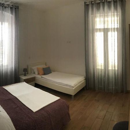 Apartman Tijana Apartment มาคาร์สกา ภายนอก รูปภาพ