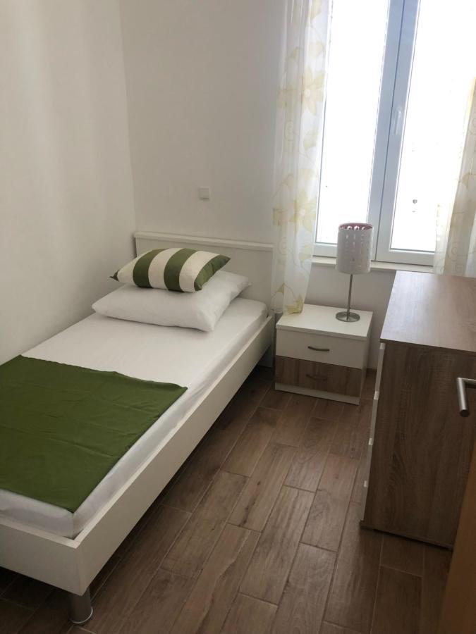 Apartman Tijana Apartment มาคาร์สกา ภายนอก รูปภาพ