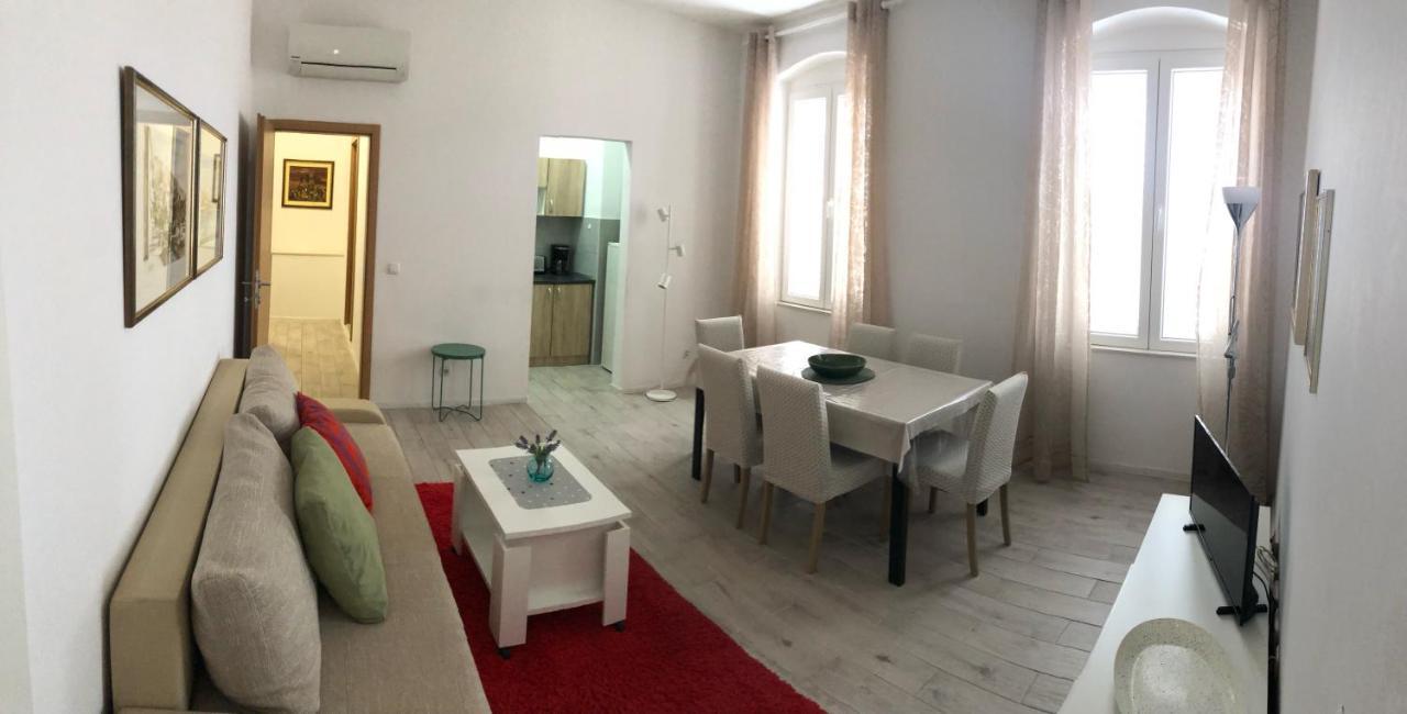 Apartman Tijana Apartment มาคาร์สกา ภายนอก รูปภาพ